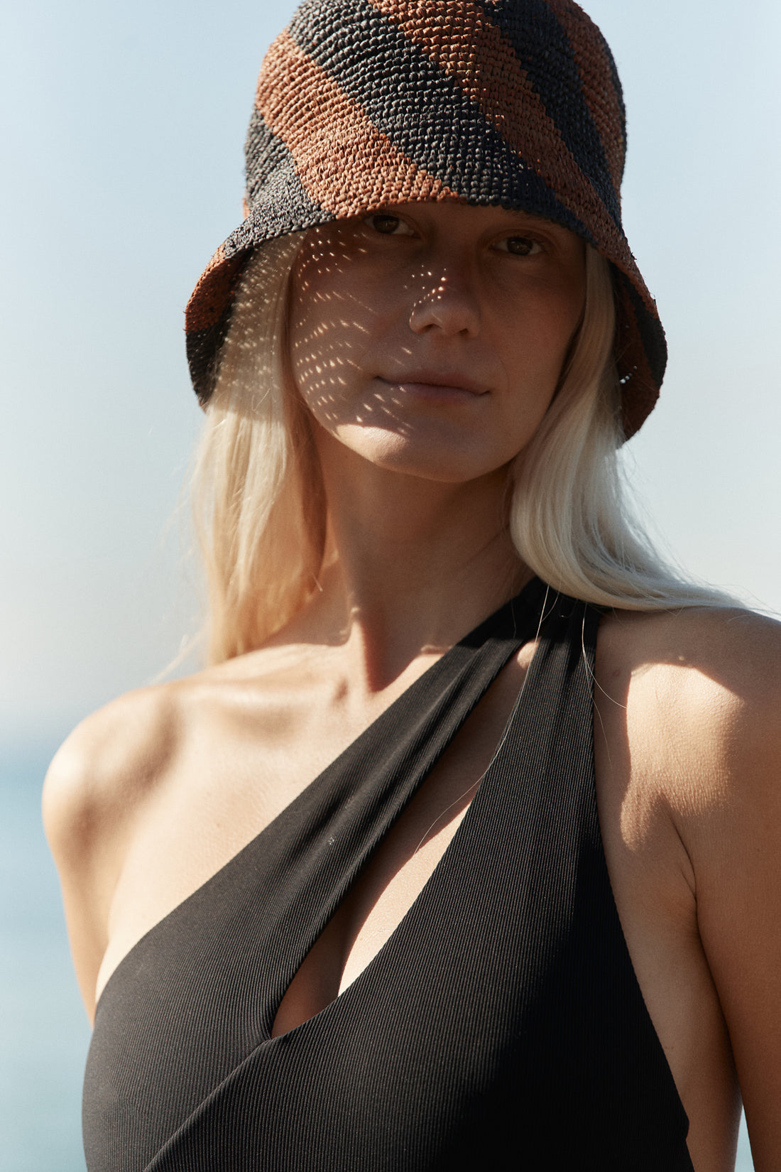 Cyla Bucket Hat - Coffee & Black