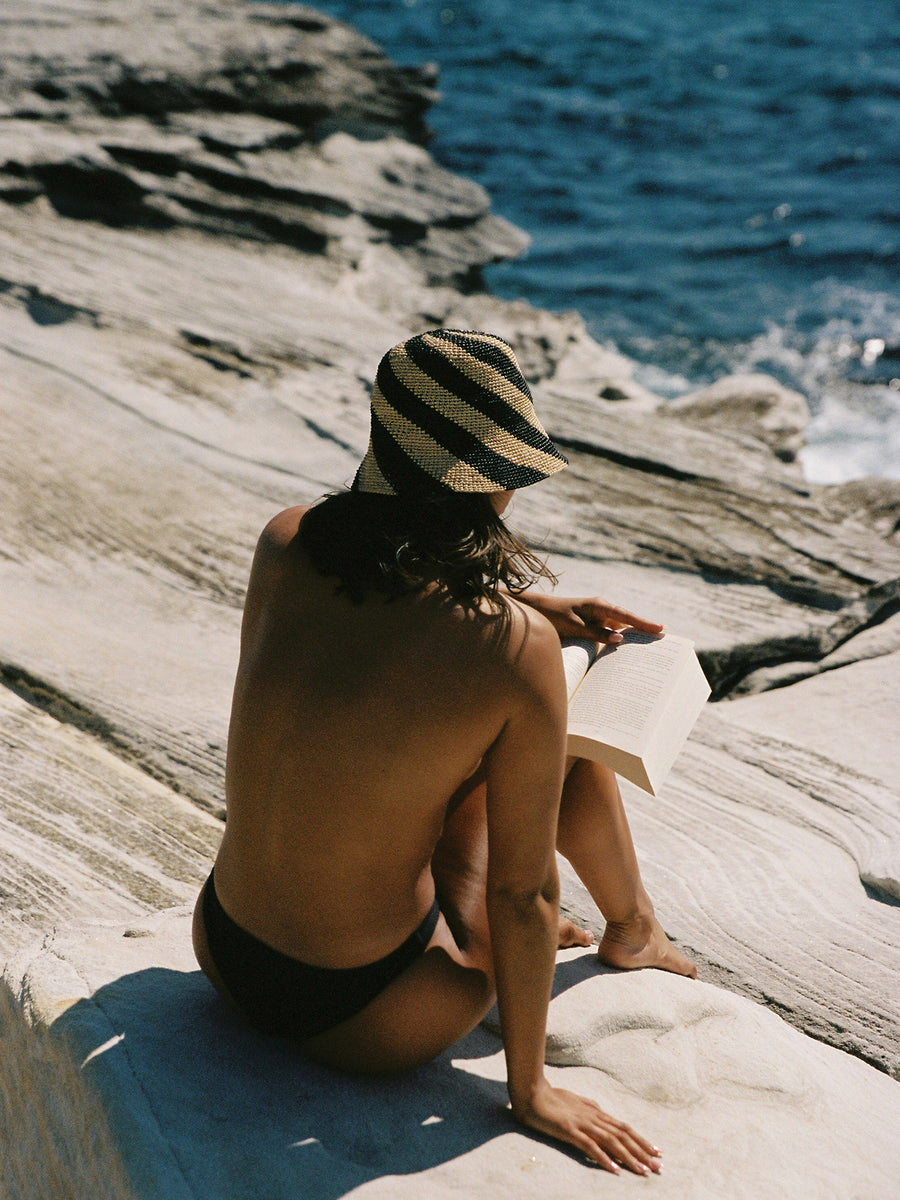 Cyla Bucket Hat - Black & Natural