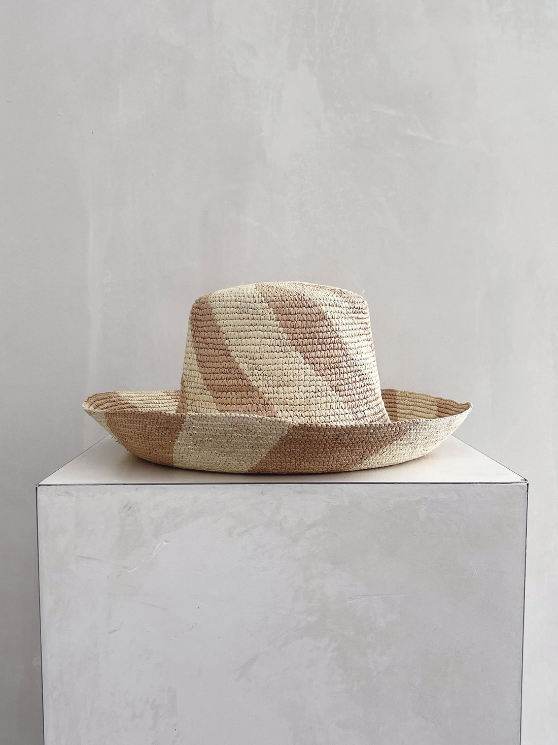 Amira Bucket Hat - Sand & Natural Spiral